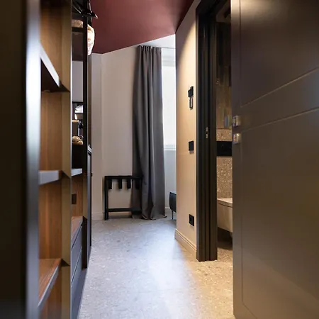 Mimesis 11 - Boutique Hotell Como