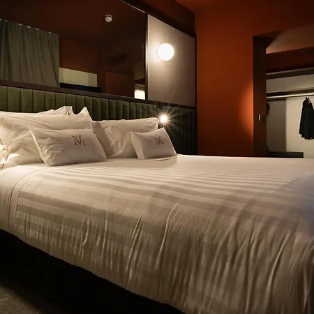 Mimesis 11 - Boutique 4*