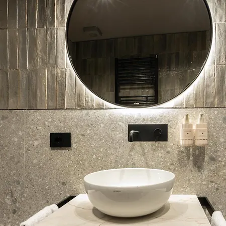 Mimesis 11 - Boutique 4*