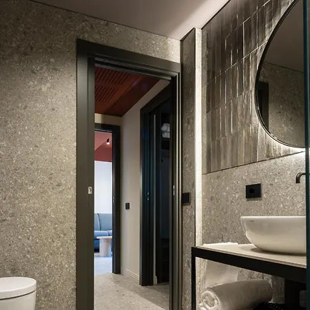 Mimesis 11 - Boutique Hotell Como