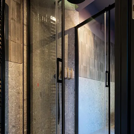 Mimesis 11 - Boutique 4*