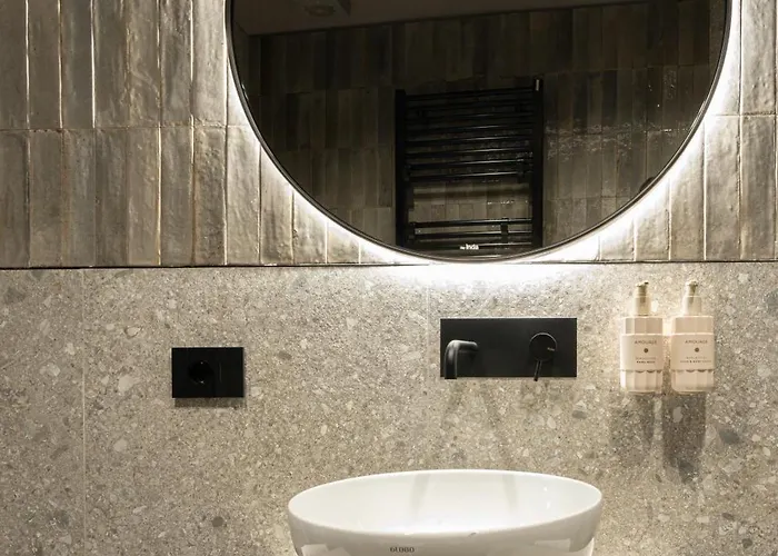 Mimesis 11 - Boutique 4*