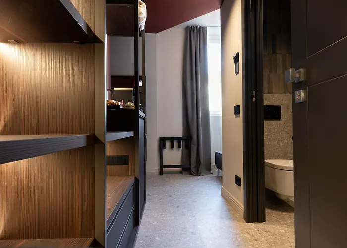 Mimesis 11 - Boutique 4* Como