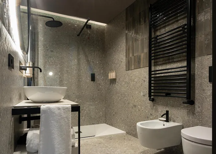 Mimesis 11 - Boutique Hotell Como