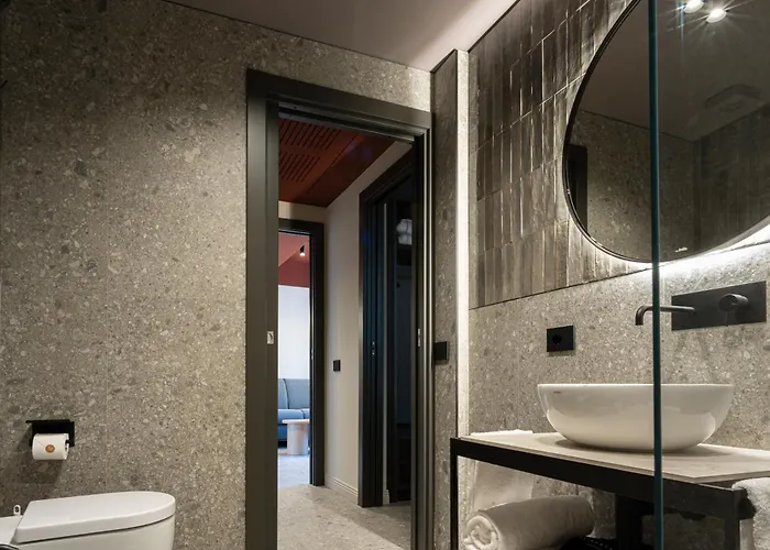 Mimesis 11 - Boutique Hotell Como